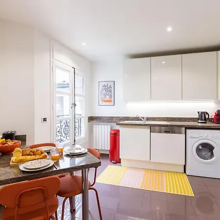 Apartment 8 Elegant Familial Paris