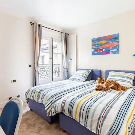 8 Elegant Familial Lejlighed Paris